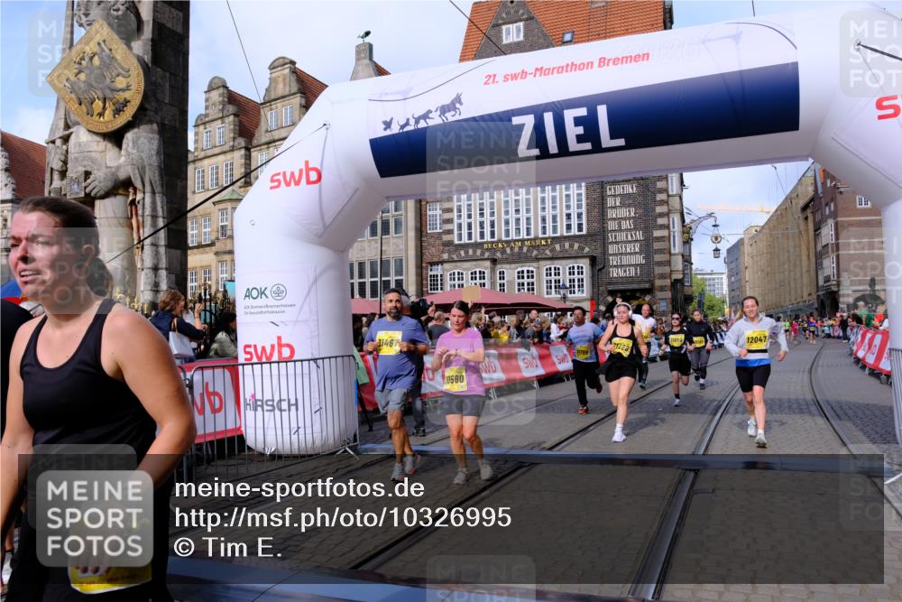 13.09.2026 - 21. swb-Marathon Bremen Tim E. http://msf.ph/oto/10326995 13.09.2026 11:01:44 Ziel 10181, 10251, 10560, 10647, 10648, 10678, 11306, 11324, 11459, 11467, 11550, 11551, 11666, 11788, 11796, 11798, 11813, 11969, 11970, 12047, 12062, 12390, 12391 meine-sportfotos.de