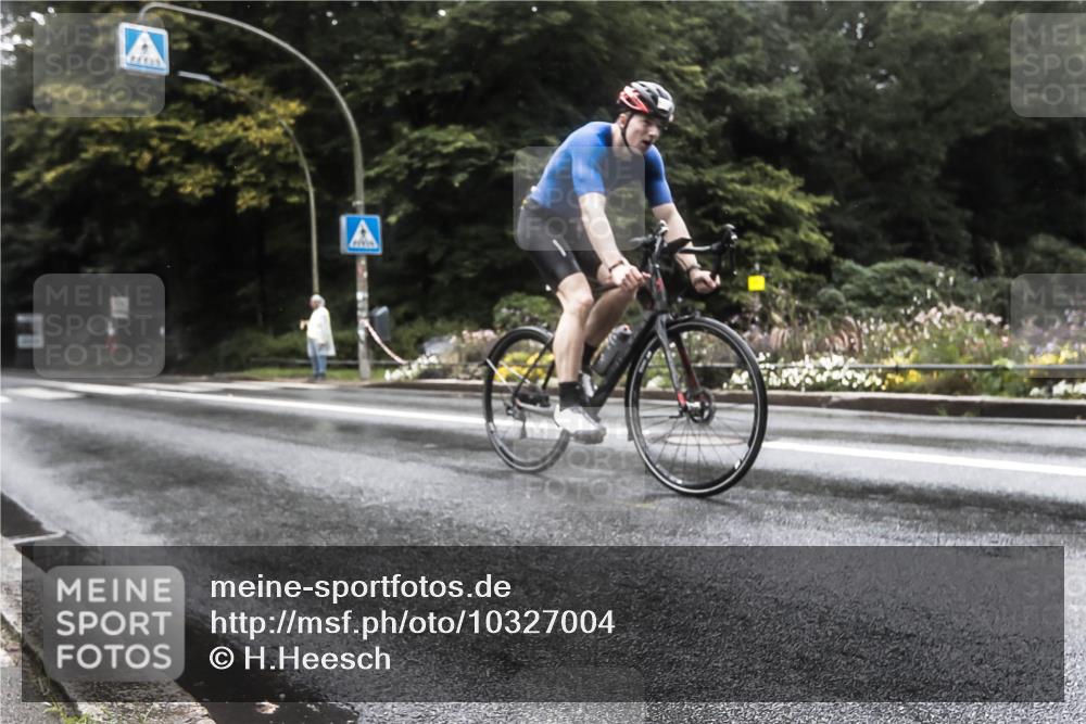 13.09.2026 - Stadtparktriathlon H.Heesch http://msf.ph/oto/10327004 13.09.2026 12:59:26 Radfahren 1094, 1277, 1339 meine-sportfotos.de