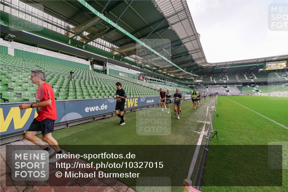 13.09.2026 - 21. swb-Marathon Bremen Michael Burmester http://msf.ph/oto/10327015 13.09.2026 13:31:40 Laufen im Stadion 122, 224, 295, 297, 344, 386, 487, 617, 639, 690, 806, 840, 965, 1114, 1133, 1142, 1310, 1314, 1326, 1329, 1427, 1529, 1775, 1801, 1869, 1892, 1897, 1904, 1923, 2216, 2242, 2249, 2253, 2270, 2274, 2344, 2368, 2372, 2523, 2556, 2629, 2637, 2643, 2649, 2677, 2719, 2726, 2869, 2871, 2877, 2918, 2945, 2952, 2994, 3038, 3094, 3101, 3140, 3223, 3227, 3350, 3379, 3401, 3426, 3572, 3644, 3723, 3736, 3746, 3873, 3876, 3918, 3944, 357 meine-sportfotos.de