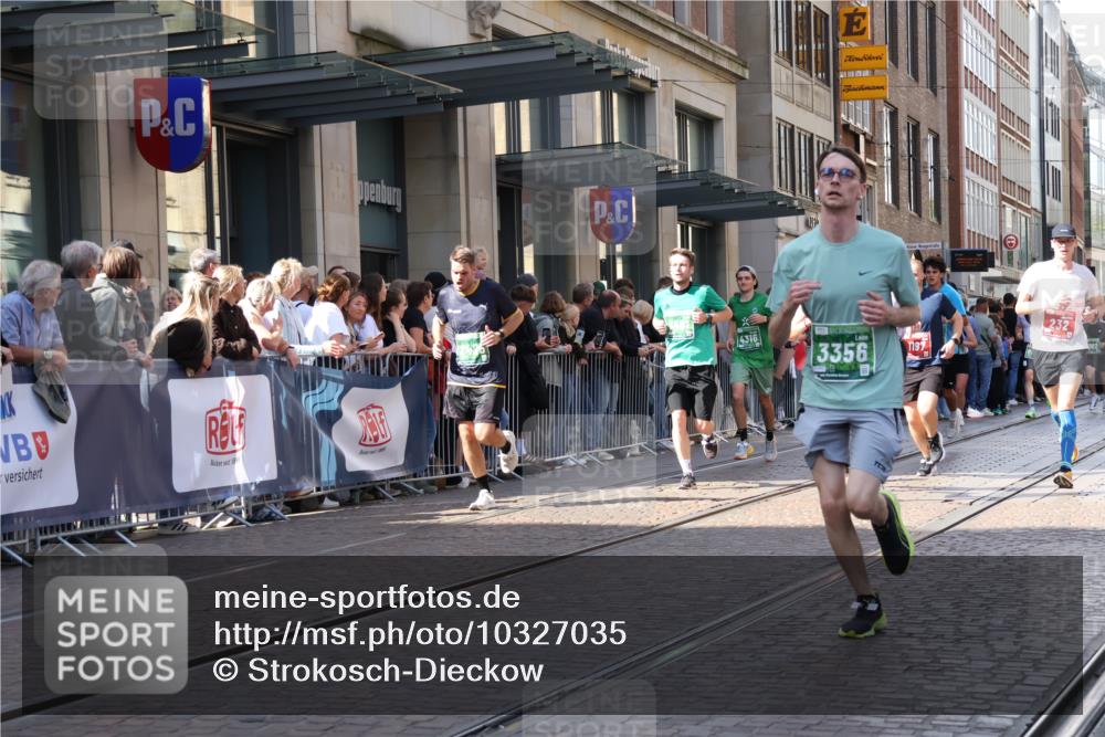 13.09.2026 - 21. swb-Marathon Bremen Strokosch-Dieckow http://msf.ph/oto/10327035 13.09.2026 13:20:34 Ziel 541, 769, 854, 876, 1056, 1191, 1881, 2425, 2640, 3356, 3866, 3933, 4126, 4316, 4465, 4482, 4612, 5161, 5213, 5954, 6177, 6401, 6680, 6970, 7517, 7902, 8005, 8141, 8237, 8622, 8804, 8971, 9691, 13120, 13126, 201, 232, 334, 876, 1197, 1528, 1646, 1750, 2493, 2577, 2953, 3813, 4174, 4351, 4357, 4358, 5137, 5450, 5493, 5583, 5855, 6495, 6496, 6901, 7018, 7411, 7664, 8178, 9047, 9162, 9721, 9949, 13222 meine-sportfotos.de