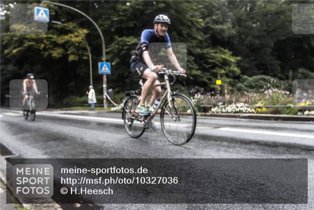 13.09.2026 - Stadtparktriathlon H.Heesch http://msf.ph/oto/10327036 13.09.2026 12:59:46 Radfahren 1168, 1302, 1303, 1353, 1428 meine-sportfotos.de