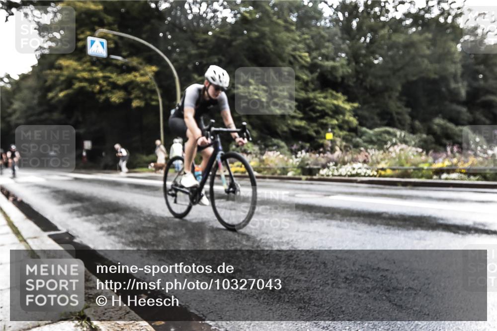 13.09.2026 - Stadtparktriathlon H.Heesch http://msf.ph/oto/10327043 13.09.2026 11:48:46 Radfahren 737, 766, 787, 804, 807, 825 meine-sportfotos.de