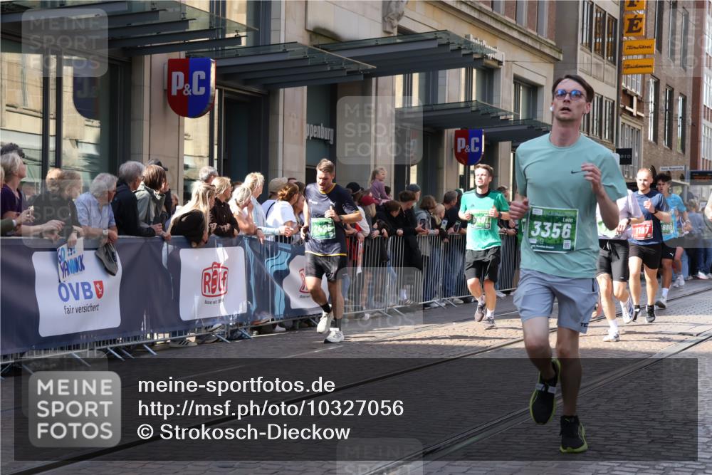 13.09.2026 - 21. swb-Marathon Bremen Strokosch-Dieckow http://msf.ph/oto/10327056 13.09.2026 13:20:35 Ziel 541, 769, 854, 1056, 1191, 1881, 2425, 2640, 3356, 3866, 3933, 4126, 4316, 4465, 4482, 4612, 5161, 5213, 5954, 6177, 6401, 6680, 6970, 7517, 7902, 8005, 8141, 8237, 8622, 8804, 8971, 9691, 13120, 13126, 201, 232, 334, 876, 1197, 1528, 1646, 1750, 2493, 2577, 2953, 3813, 4174, 4351, 4357, 4358, 5137, 5450, 5493, 5583, 5855, 6495, 6496, 6901, 7018, 7411, 7664, 8178, 9047, 9162, 9721, 9949, 13222 meine-sportfotos.de