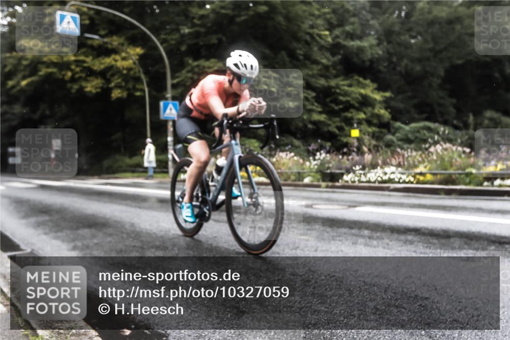 13.09.2026 - Stadtparktriathlon H.Heesch http://msf.ph/oto/10327059 13.09.2026 12:59:54 Radfahren 1247, 1252, 1418 meine-sportfotos.de