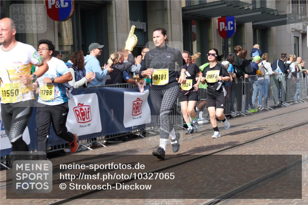 13.09.2026 - 21. swb-Marathon Bremen Strokosch-Dieckow http://msf.ph/oto/10327065 13.09.2026 11:01:22 Ziel 10181, 10251, 10332, 10497, 10560, 11075, 11150, 11305, 11324, 11369, 11412, 11413, 11467, 11479, 11486, 11550, 11551, 11666, 11668, 11747, 11788, 11798, 11985, 11986, 12047, 12379, 12466, 10639, 10647, 10648, 10678, 10892, 10964, 10965, 11049, 11116, 11260, 11306, 11428, 11459, 11681, 11682, 11751, 11796, 11813, 11816, 11850, 11969, 11970, 12062, 12085, 12241, 12245, 12283, 12390, 12391 meine-sportfotos.de