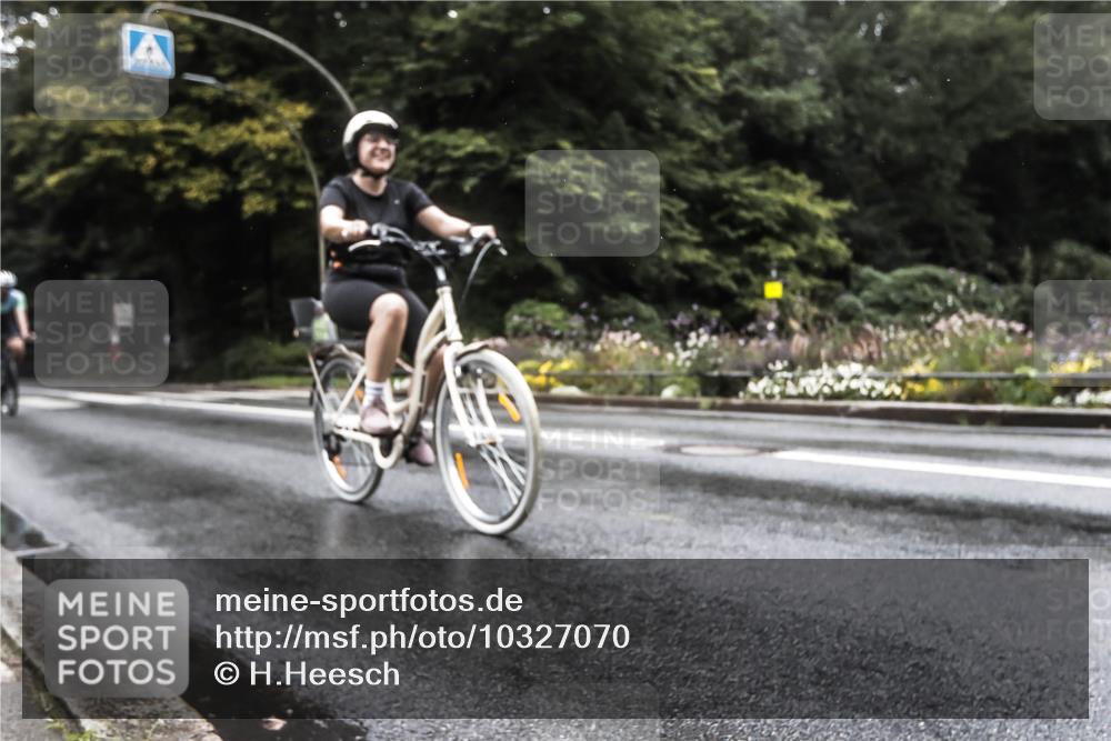 13.09.2026 - Stadtparktriathlon H.Heesch http://msf.ph/oto/10327070 13.09.2026 13:00:02 Radfahren 1082, 1221, 1233, 1239 meine-sportfotos.de
