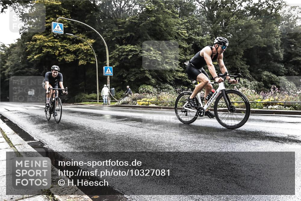 13.09.2026 - Stadtparktriathlon H.Heesch http://msf.ph/oto/10327081 13.09.2026 11:49:08 Radfahren 743, 744, 862, 927 meine-sportfotos.de
