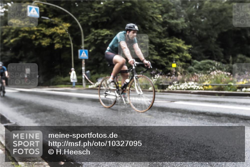 13.09.2026 - Stadtparktriathlon H.Heesch http://msf.ph/oto/10327095 13.09.2026 13:00:10 Radfahren 1117, 1160, 1203, 1267, 1310, 1358, 1412 meine-sportfotos.de