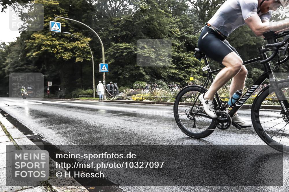 13.09.2026 - Stadtparktriathlon H.Heesch http://msf.ph/oto/10327097 13.09.2026 11:49:15 Radfahren 892 meine-sportfotos.de
