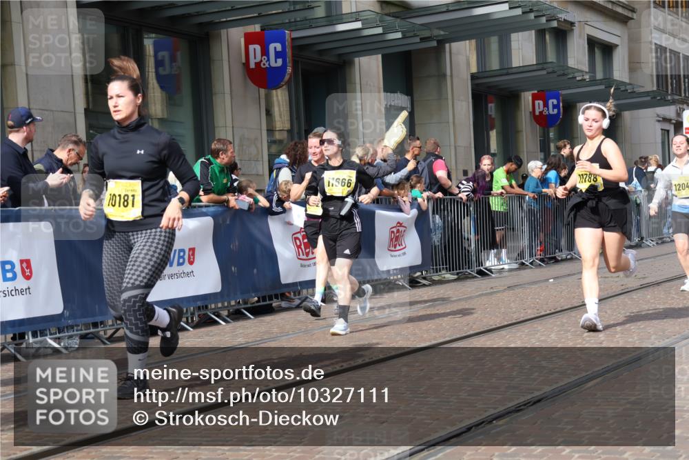 13.09.2026 - 21. swb-Marathon Bremen Strokosch-Dieckow http://msf.ph/oto/10327111 13.09.2026 11:01:23 Ziel 10181, 10251, 10332, 10409, 10497, 10560, 11075, 11115, 11150, 11305, 11324, 11369, 11412, 11413, 11467, 11479, 11486, 11550, 11551, 11666, 11668, 11747, 11788, 11798, 11985, 11986, 12047, 12379, 12466, 10560, 10639, 10647, 10648, 10678, 10892, 10964, 10965, 11049, 11116, 11260, 11306, 11428, 11459, 11467, 11681, 11682, 11751, 11796, 11813, 11816, 11850, 11969, 11970, 12062, 12241, 12245, 12283, 12390, 12391 meine-sportfotos.de