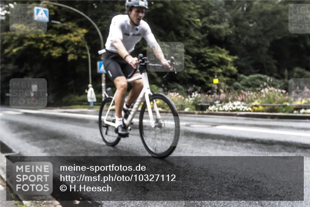13.09.2026 - Stadtparktriathlon H.Heesch http://msf.ph/oto/10327112 13.09.2026 13:00:14 Radfahren 1117, 1267, 1310, 1358 meine-sportfotos.de