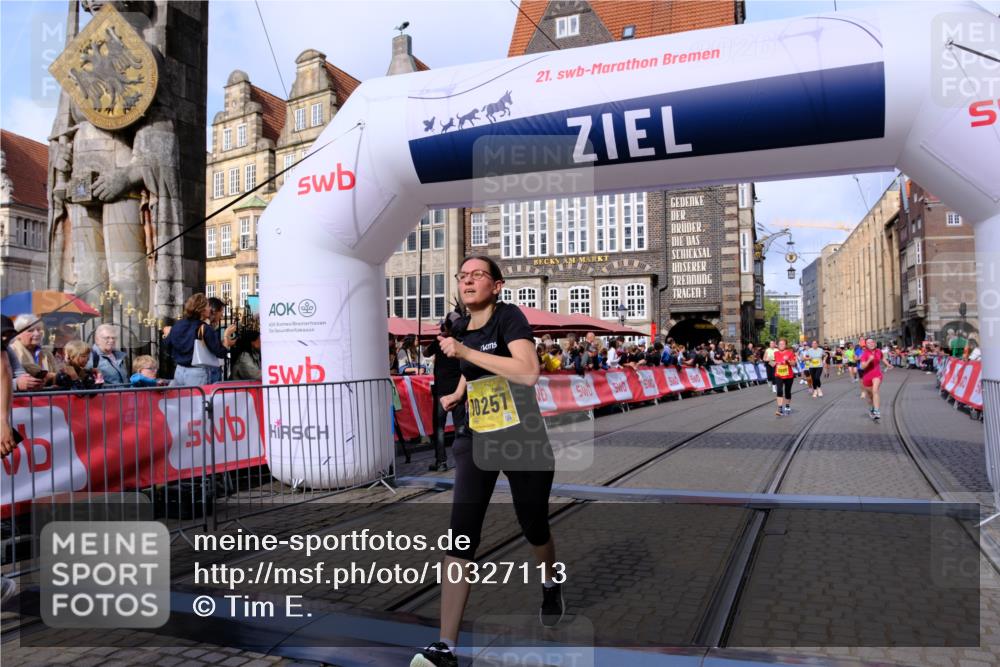 13.09.2026 - 21. swb-Marathon Bremen Tim E. http://msf.ph/oto/10327113 13.09.2026 11:01:52 Ziel 10181, 10251, 10332, 10497, 10560, 10647, 10648, 11075, 11150, 11305, 11324, 11459, 11467, 11550, 11551, 11666, 11668, 11747, 11788, 11798, 11969, 11970, 11985, 11986, 12047, 12062 meine-sportfotos.de