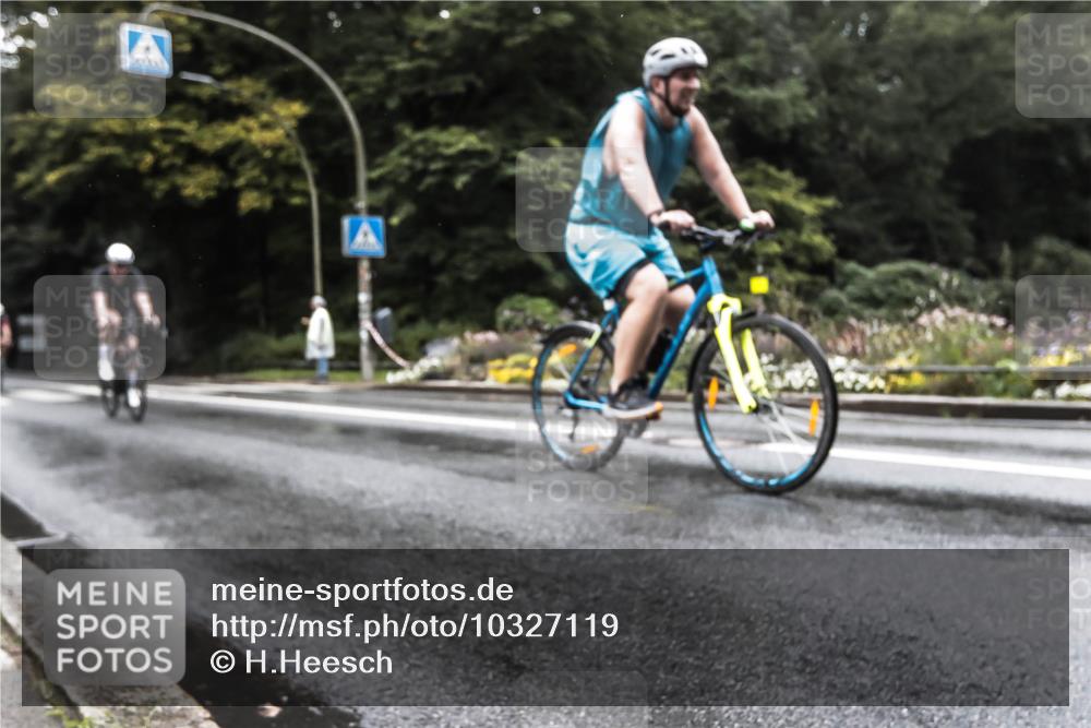 13.09.2026 - Stadtparktriathlon H.Heesch http://msf.ph/oto/10327119 13.09.2026 13:00:19 Radfahren 1243, 1288, 1307, 1330, 1350 meine-sportfotos.de