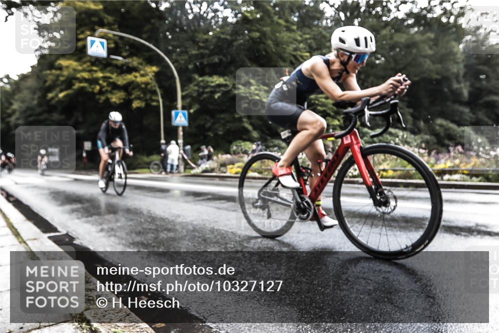 13.09.2026 - Stadtparktriathlon H.Heesch http://msf.ph/oto/10327127 13.09.2026 11:49:34 Radfahren 710, 735, 765, 793, 810 meine-sportfotos.de