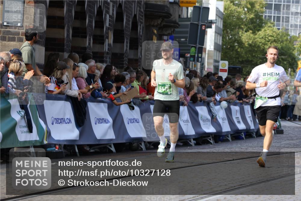 13.09.2026 - 21. swb-Marathon Bremen Strokosch-Dieckow http://msf.ph/oto/10327128 13.09.2026 13:12:30 Ziel 493, 2444, 2447, 2820, 3336, 3362, 3703, 3830, 4283, 5940, 6107, 6739, 7521, 7621, 13013, 2362, 3054, 3988, 4879, 5416, 6796, 8029, 9775, 9803, 13106 meine-sportfotos.de