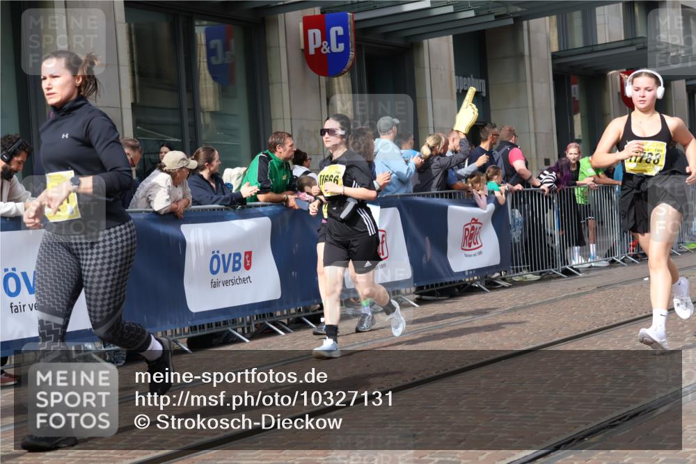 13.09.2026 - 21. swb-Marathon Bremen Strokosch-Dieckow http://msf.ph/oto/10327131 13.09.2026 11:01:24 Ziel 10181, 10251, 10332, 10409, 10444, 10497, 11075, 11115, 11150, 11305, 11324, 11369, 11412, 11413, 11479, 11486, 11550, 11551, 11666, 11668, 11747, 11788, 11798, 11985, 11986, 12047, 12379, 12466, 10560, 10639, 10647, 10648, 10678, 10892, 10964, 10965, 11049, 11116, 11260, 11306, 11428, 11459, 11467, 11681, 11682, 11751, 11788, 11796, 11813, 11816, 11850, 11969, 11970, 12047, 12062, 12241, 12245, 12283, 12390, 12391 meine-sportfotos.de