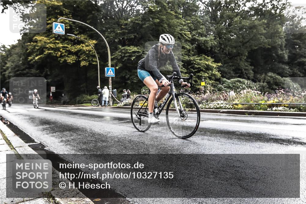 13.09.2026 - Stadtparktriathlon H.Heesch http://msf.ph/oto/10327135 13.09.2026 11:49:34 Radfahren 710, 735, 765, 793, 810 meine-sportfotos.de