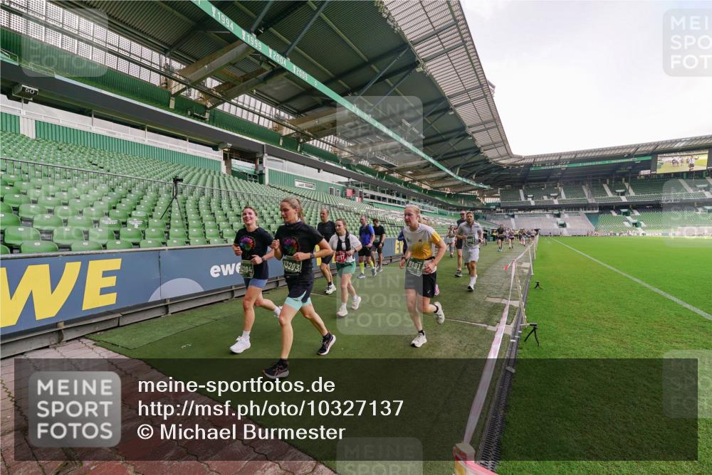 13.09.2026 - 21. swb-Marathon Bremen Michael Burmester http://msf.ph/oto/10327137 13.09.2026 13:32:02 Laufen im Stadion 122, 224, 295, 344, 350, 386, 487, 490, 617, 639, 690, 786, 787, 806, 840, 965, 1114, 1133, 1142, 1292, 1310, 1314, 1326, 1329, 1377, 1427, 1529, 1775, 1801, 1869, 1892, 1897, 1904, 1923, 2216, 2230, 2231, 2253, 2270, 2274, 2320, 2344, 2368, 2372, 2374, 2456, 2514, 2523, 2539, 2556, 2629, 2637, 2643, 2649, 2677, 2719, 2726, 2769, 2848, 2877, 2918, 2945, 2952, 3038, 3094, 3101, 3140, 3223, 3350, 3379, 3401, 3426, 3572, 3644, 3723, 3736, 3746, 3873, 3918, 3944, 357 meine-sportfotos.de