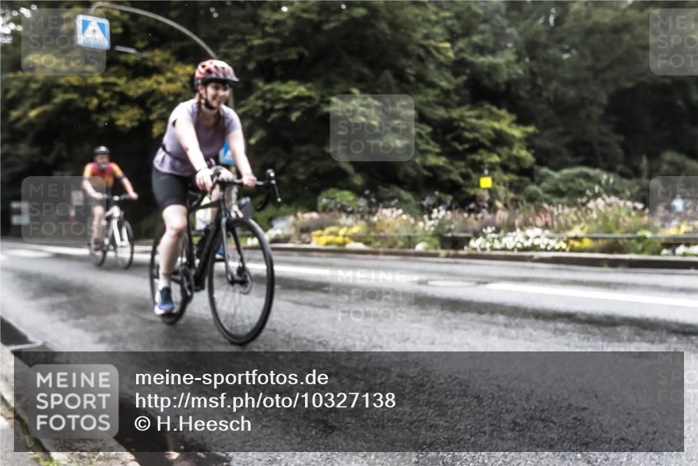 13.09.2026 - Stadtparktriathlon H.Heesch http://msf.ph/oto/10327138 13.09.2026 13:00:22 Radfahren 1080, 1290, 1307, 1330, 1350 meine-sportfotos.de
