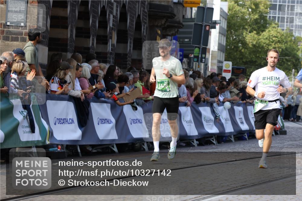 13.09.2026 - 21. swb-Marathon Bremen Strokosch-Dieckow http://msf.ph/oto/10327142 13.09.2026 13:12:30 Ziel 493, 2444, 2447, 2820, 3336, 3362, 3703, 3830, 4283, 5940, 6107, 6739, 7521, 7621, 13013, 2362, 3054, 3988, 4879, 5416, 6796, 8029, 9775, 9803, 13106 meine-sportfotos.de