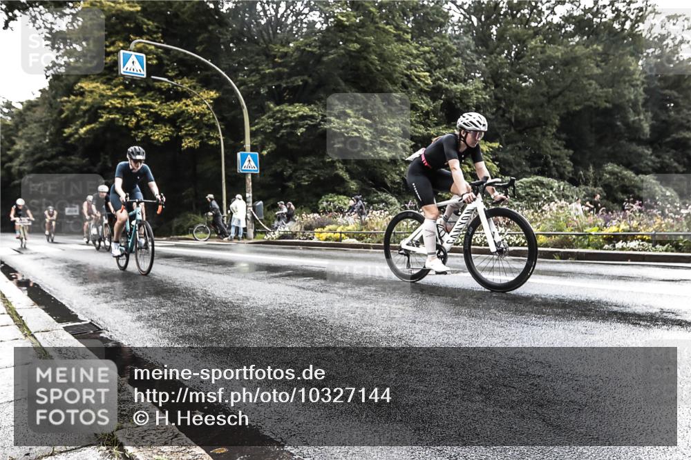 13.09.2026 - Stadtparktriathlon H.Heesch http://msf.ph/oto/10327144 13.09.2026 11:49:36 Radfahren 710, 735, 750, 765, 793, 810, 919, 941 meine-sportfotos.de