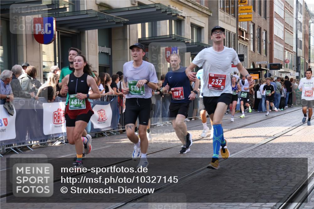 13.09.2026 - 21. swb-Marathon Bremen Strokosch-Dieckow http://msf.ph/oto/10327145 13.09.2026 13:20:36 Ziel 541, 769, 854, 1056, 1191, 1881, 2425, 2640, 3356, 3450, 3866, 3933, 4126, 4316, 4362, 4465, 4482, 4612, 5161, 5213, 5954, 6177, 6401, 6680, 6970, 7517, 7902, 8005, 8141, 8237, 8622, 8804, 8971, 9691, 13120, 13126, 201, 232, 334, 876, 1197, 1528, 1646, 2493, 2577, 2953, 3813, 4174, 4351, 4357, 4358, 5137, 5450, 5493, 5583, 5855, 6495, 6496, 6901, 7018, 7411, 8178, 9047, 9162, 9721, 9949, 13222 meine-sportfotos.de