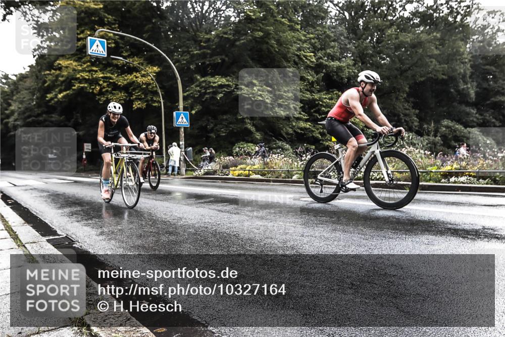 13.09.2026 - Stadtparktriathlon H.Heesch http://msf.ph/oto/10327164 13.09.2026 11:49:38 Radfahren 710, 735, 738, 750, 765, 793, 919, 941 meine-sportfotos.de