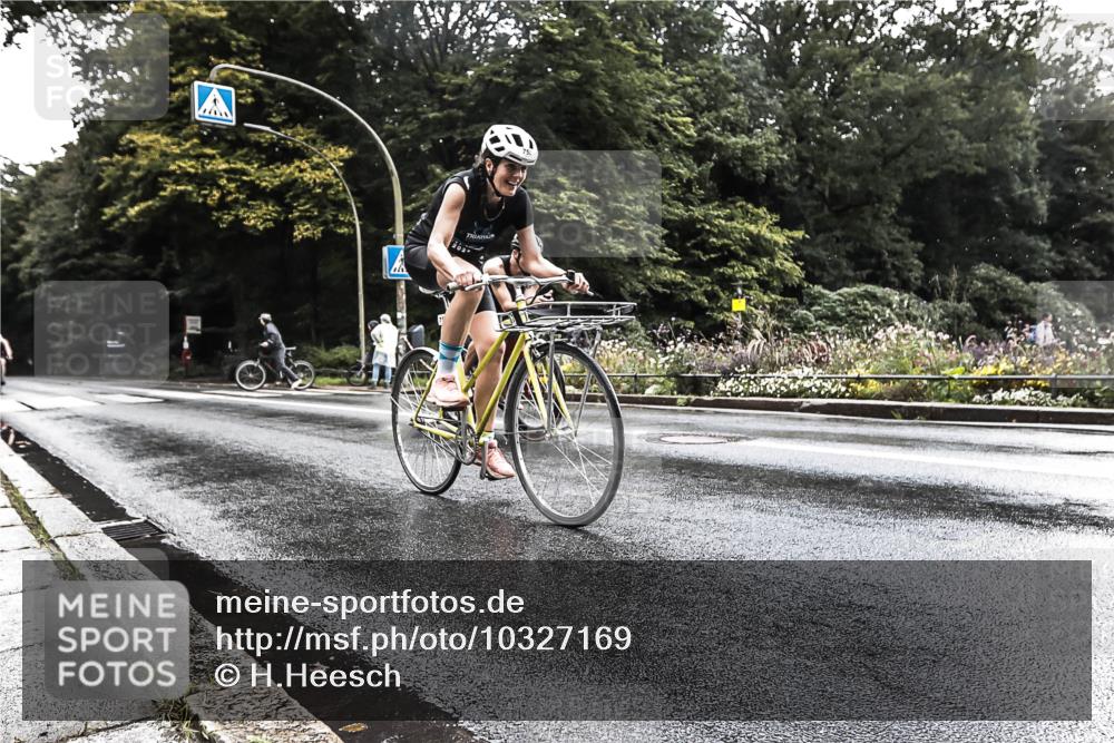 13.09.2026 - Stadtparktriathlon H.Heesch http://msf.ph/oto/10327169 13.09.2026 11:49:38 Radfahren 710, 735, 738, 750, 765, 793, 919, 941 meine-sportfotos.de