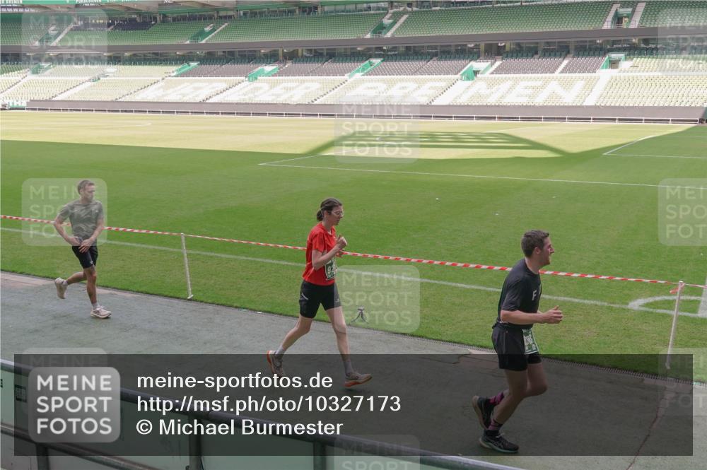 13.09.2026 - 21. swb-Marathon Bremen Michael Burmester http://msf.ph/oto/10327173 13.09.2026 12:56:53 Laufen im Stadion 307, 334, 411, 431, 465, 655, 769, 776, 854, 857, 876, 913, 926, 948, 1010, 1058, 1130, 1254, 1537, 1601, 1645, 1750, 1809, 1900, 1972, 2001, 2040, 2051, 2075, 2122, 2260, 2319, 2324, 2402, 2473, 2493, 2535, 2604, 2634, 2640, 2671, 2761, 2812, 2904, 2948, 3051, 3057, 3078, 3119, 3192, 3202, 3290, 3348, 3411, 3450, 3458, 3508, 3514, 3634, 3685, 3690, 3760, 3813, 3866, 3939, 4101, 4135, 4171, 4174, 4316, 4413, 4479, 4733, 5277, 5430, 5530, 5695, 5867 meine-sportfotos.de