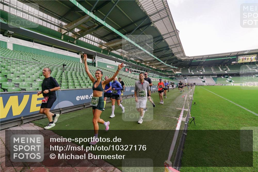 13.09.2026 - 21. swb-Marathon Bremen Michael Burmester http://msf.ph/oto/10327176 13.09.2026 13:32:04 Laufen im Stadion 122, 224, 295, 344, 350, 386, 487, 490, 617, 639, 690, 786, 787, 806, 840, 965, 1114, 1133, 1142, 1292, 1310, 1314, 1326, 1329, 1377, 1427, 1529, 1775, 1801, 1869, 1892, 1897, 1904, 1923, 2216, 2230, 2231, 2253, 2270, 2274, 2320, 2344, 2368, 2372, 2374, 2456, 2514, 2523, 2539, 2556, 2629, 2637, 2643, 2649, 2677, 2719, 2726, 2769, 2848, 2877, 2918, 2945, 2952, 3038, 3094, 3101, 3140, 3223, 3350, 3379, 3401, 3426, 3572, 3644, 3723, 3736, 3746, 3873, 3918, 3944, 357 meine-sportfotos.de