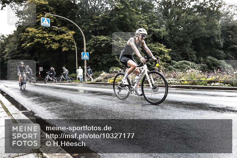 13.09.2026 - Stadtparktriathlon H.Heesch http://msf.ph/oto/10327177 13.09.2026 11:49:49 Radfahren 712, 802, 934 meine-sportfotos.de