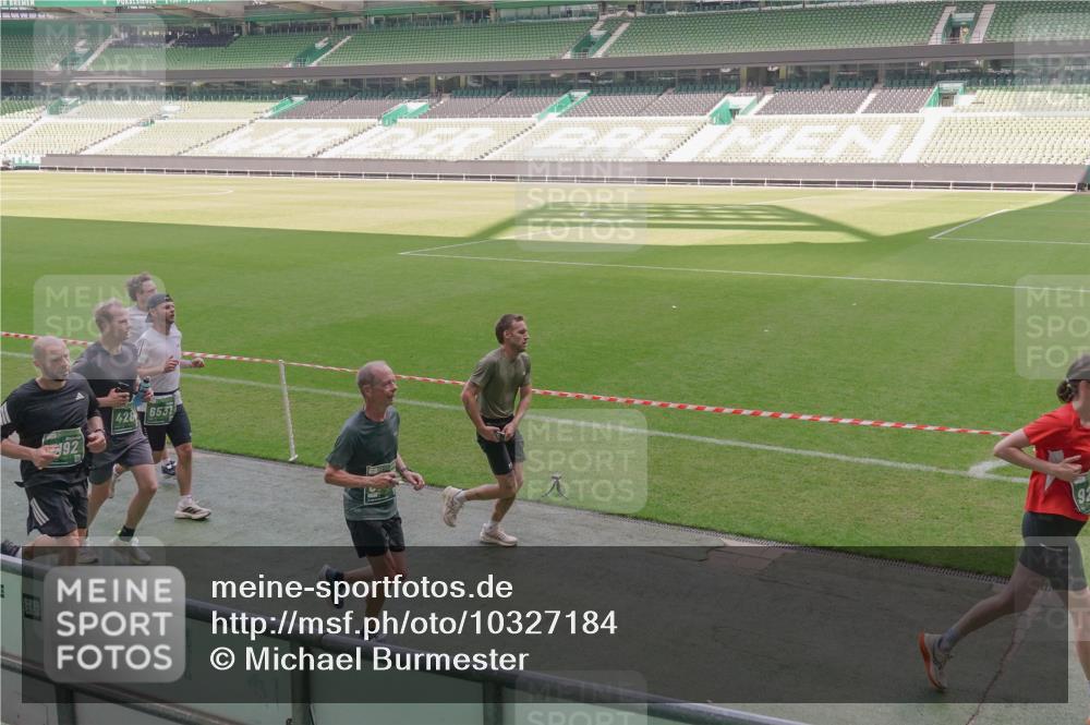 13.09.2026 - 21. swb-Marathon Bremen Michael Burmester http://msf.ph/oto/10327184 13.09.2026 12:56:54 Laufen im Stadion 307, 334, 411, 431, 465, 655, 769, 776, 854, 857, 876, 913, 926, 948, 1010, 1058, 1130, 1254, 1535, 1537, 1601, 1645, 1750, 1809, 1900, 1972, 2001, 2040, 2051, 2075, 2122, 2260, 2324, 2402, 2473, 2493, 2535, 2604, 2634, 2640, 2671, 2761, 2812, 2903, 2904, 2948, 3051, 3057, 3078, 3119, 3192, 3202, 3290, 3348, 3411, 3450, 3458, 3508, 3514, 3634, 3685, 3690, 3760, 3813, 3866, 3939, 4101, 4135, 4171, 4174, 4316, 4413, 4479, 4733, 5277, 5430, 5530, 5695, 5867 meine-sportfotos.de