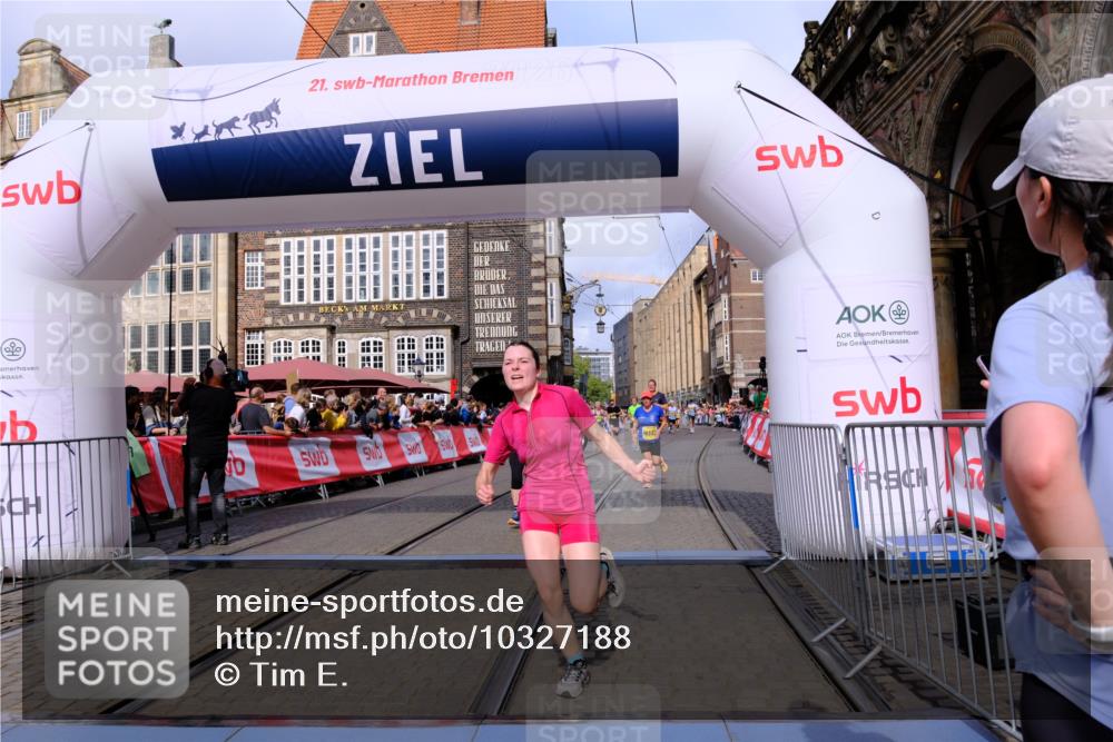 13.09.2026 - 21. swb-Marathon Bremen Tim E. http://msf.ph/oto/10327188 13.09.2026 11:01:54 Ziel 10181, 10251, 10332, 10497, 10560, 11075, 11150, 11305, 11324, 11459, 11467, 11479, 11486, 11550, 11551, 11666, 11668, 11747, 11788, 11798, 11985, 11986, 12047 meine-sportfotos.de