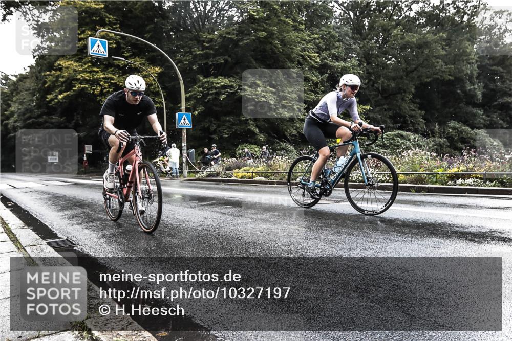 13.09.2026 - Stadtparktriathlon H.Heesch http://msf.ph/oto/10327197 13.09.2026 11:49:58 Radfahren 730, 792, 922 meine-sportfotos.de