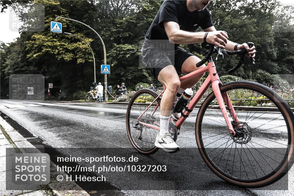 13.09.2026 - Stadtparktriathlon H.Heesch http://msf.ph/oto/10327203 13.09.2026 11:49:58 Radfahren 730, 792, 922 meine-sportfotos.de