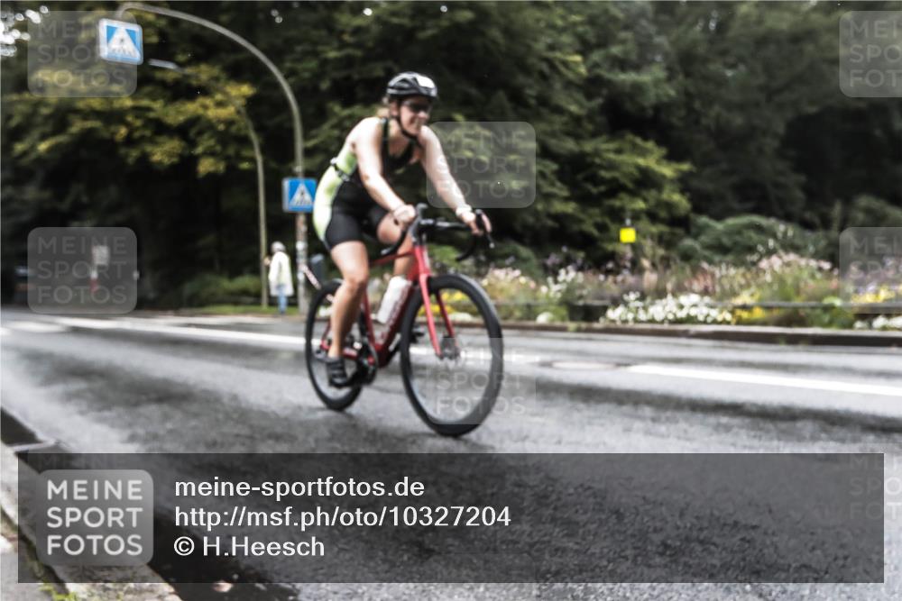 13.09.2026 - Stadtparktriathlon H.Heesch http://msf.ph/oto/10327204 13.09.2026 13:01:06 Radfahren 1298, 1321 meine-sportfotos.de