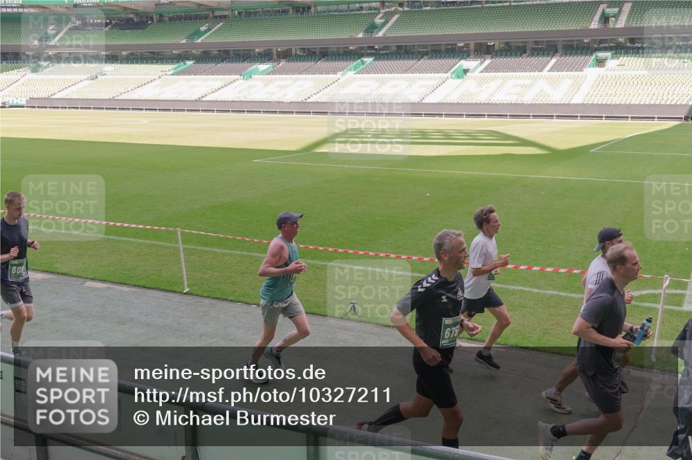 13.09.2026 - 21. swb-Marathon Bremen Michael Burmester http://msf.ph/oto/10327211 13.09.2026 12:56:56 Laufen im Stadion 307, 334, 411, 431, 465, 655, 769, 776, 854, 857, 876, 909, 913, 926, 948, 1010, 1058, 1130, 1254, 1535, 1537, 1601, 1645, 1750, 1809, 1881, 1900, 1972, 2001, 2040, 2051, 2075, 2122, 2260, 2324, 2371, 2402, 2423, 2473, 2493, 2535, 2604, 2634, 2640, 2671, 2761, 2812, 2903, 2904, 2948, 3051, 3057, 3078, 3119, 3192, 3202, 3290, 3348, 3411, 3450, 3458, 3508, 3514, 3634, 3685, 3690, 3760, 3813, 3866, 3939, 4101, 4135, 4171, 4174, 4316, 4413, 4479, 4733, 5277, 5430, 5530, 5695, 5867 meine-sportfotos.de