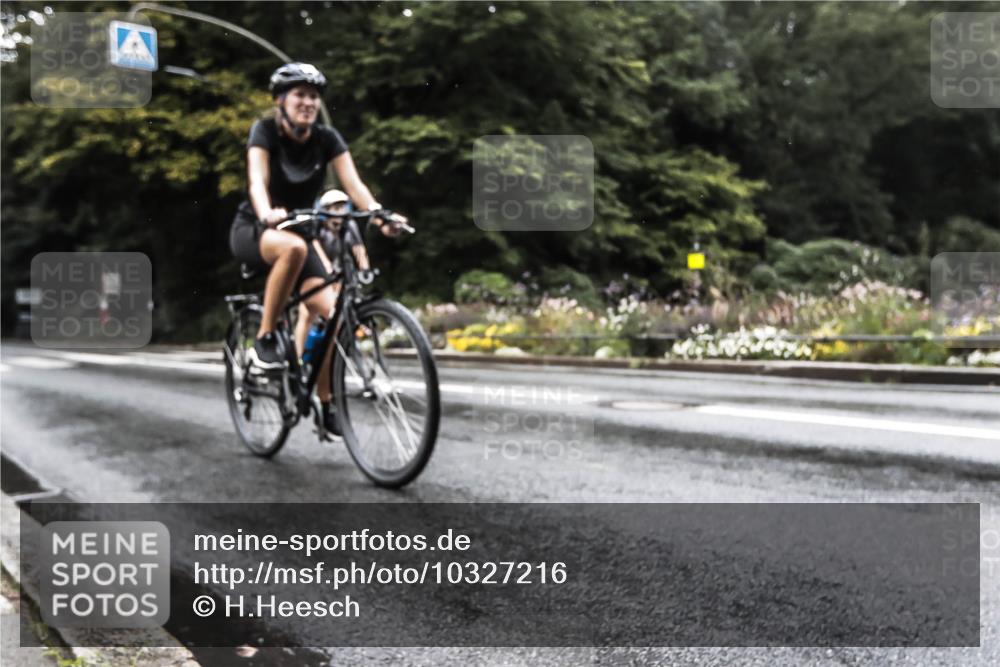 13.09.2026 - Stadtparktriathlon H.Heesch http://msf.ph/oto/10327216 13.09.2026 13:01:13 Radfahren 1209, 1216, 1325, 1388, 1400 meine-sportfotos.de