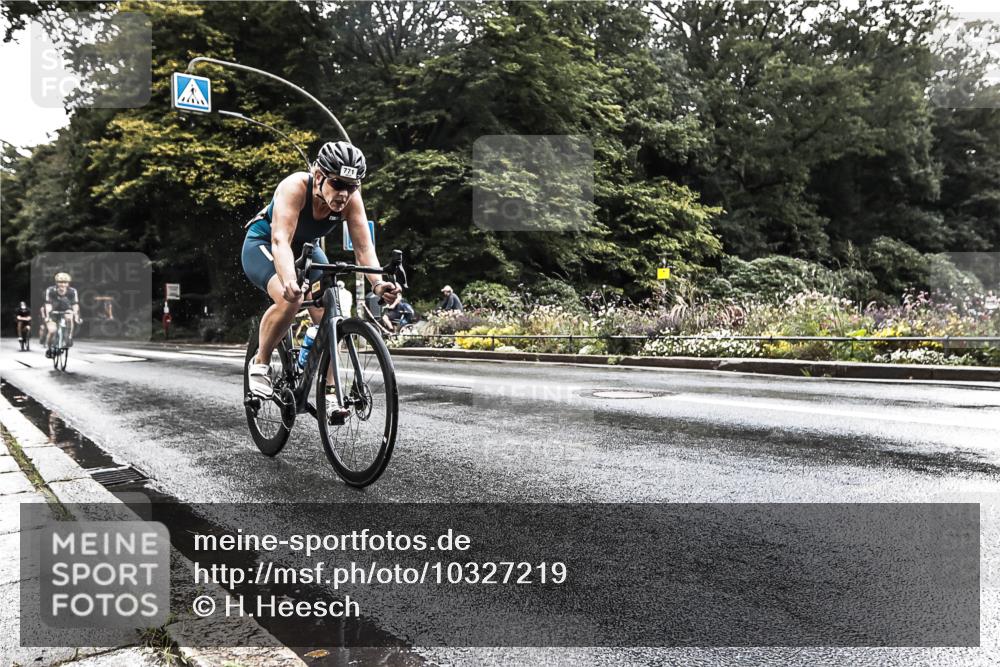 13.09.2026 - Stadtparktriathlon H.Heesch http://msf.ph/oto/10327219 13.09.2026 11:50:15 Radfahren 746, 771, 778, 914, 916 meine-sportfotos.de