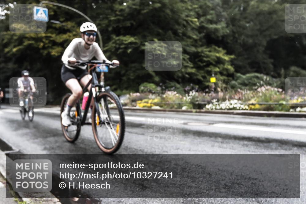 13.09.2026 - Stadtparktriathlon H.Heesch http://msf.ph/oto/10327241 13.09.2026 13:01:19 Radfahren 1119, 1188, 1214, 1229, 1294, 1362, 1387 meine-sportfotos.de