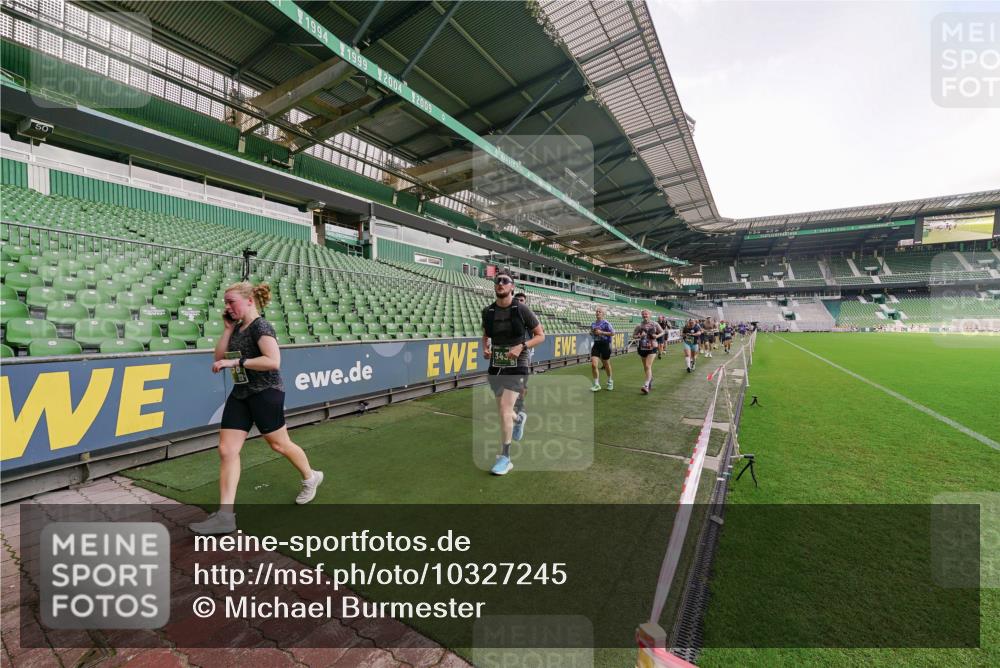 13.09.2026 - 21. swb-Marathon Bremen Michael Burmester http://msf.ph/oto/10327245 13.09.2026 13:32:09 Laufen im Stadion 122, 224, 295, 344, 350, 386, 487, 490, 617, 639, 690, 786, 787, 840, 965, 1114, 1133, 1142, 1292, 1310, 1314, 1326, 1329, 1377, 1427, 1529, 1591, 1592, 1775, 1801, 1869, 1892, 1897, 1904, 1923, 2216, 2230, 2231, 2253, 2270, 2274, 2320, 2344, 2368, 2372, 2374, 2456, 2514, 2523, 2539, 2556, 2616, 2629, 2630, 2643, 2649, 2677, 2719, 2726, 2769, 2848, 2877, 2945, 2952, 3014, 3038, 3094, 3101, 3140, 3223, 3350, 3379, 3401, 3426, 3572, 3644, 3723, 3736, 3746, 3873, 3901, 3918, 3944 meine-sportfotos.de