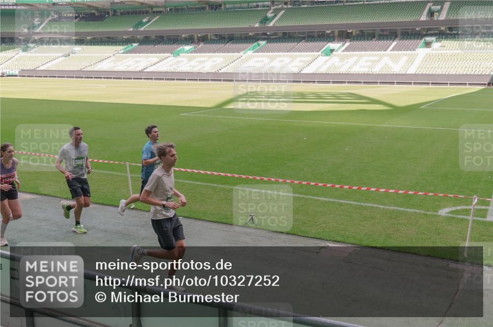 13.09.2026 - 21. swb-Marathon Bremen Michael Burmester http://msf.ph/oto/10327252 13.09.2026 12:57:02 Laufen im Stadion 307, 334, 411, 431, 465, 655, 769, 776, 854, 857, 876, 909, 926, 948, 1010, 1130, 1254, 1535, 1537, 1601, 1750, 1752, 1809, 1881, 1900, 1972, 2001, 2040, 2051, 2075, 2122, 2260, 2324, 2371, 2402, 2423, 2473, 2493, 2535, 2604, 2634, 2640, 2671, 2761, 2812, 2903, 2904, 2948, 3051, 3078, 3119, 3182, 3202, 3290, 3348, 3411, 3450, 3458, 3508, 3514, 3634, 3685, 3690, 3760, 3813, 3866, 3939, 4101, 4135, 4171, 4174, 4316, 4413, 4479, 4733, 5277, 5430, 5530, 5695, 5867 meine-sportfotos.de