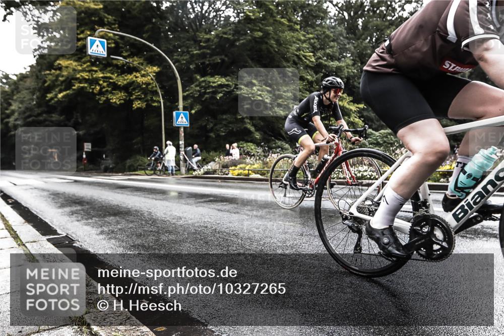 13.09.2026 - Stadtparktriathlon H.Heesch http://msf.ph/oto/10327265 13.09.2026 11:50:43 Radfahren 726, 805, 821, 878 meine-sportfotos.de