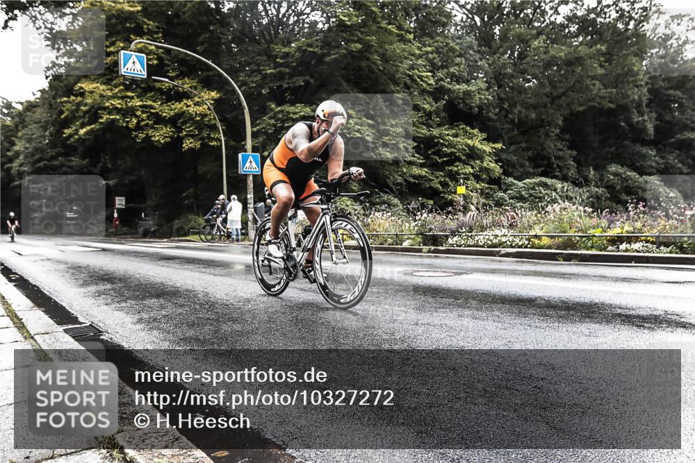 13.09.2026 - Stadtparktriathlon H.Heesch http://msf.ph/oto/10327272 13.09.2026 11:50:49 Radfahren 822, 833, 836, 918 meine-sportfotos.de