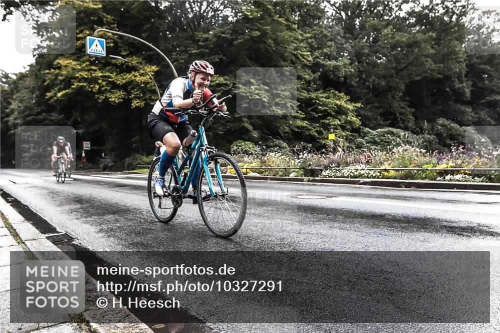 13.09.2026 - Stadtparktriathlon H.Heesch http://msf.ph/oto/10327291 13.09.2026 11:51:08 Radfahren 767, 896, 904, 906, 963 meine-sportfotos.de