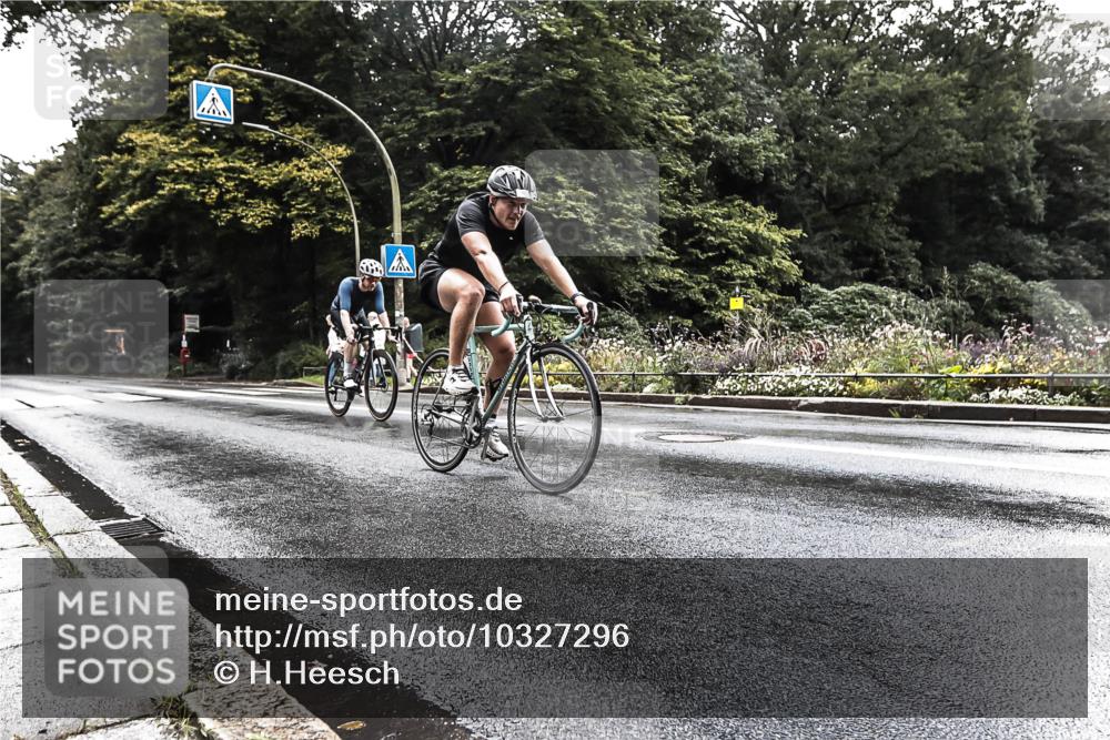 13.09.2026 - Stadtparktriathlon H.Heesch http://msf.ph/oto/10327296 13.09.2026 11:51:09 Radfahren 767, 904, 906, 963 meine-sportfotos.de