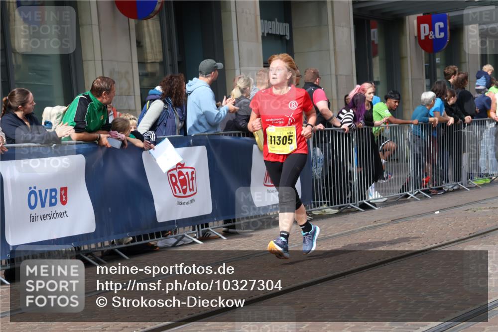 13.09.2026 - 21. swb-Marathon Bremen Strokosch-Dieckow http://msf.ph/oto/10327304 13.09.2026 11:01:28 Ziel 10251, 10332, 10409, 10444, 10497, 10817, 11075, 11115, 11150, 11268, 11305, 11324, 11369, 11412, 11413, 11479, 11486, 11668, 11747, 11859, 11985, 11986, 12095, 12379, 12412, 12466, 10181, 10560, 10647, 10648, 10678, 10892, 10964, 10965, 11260, 11306, 11324, 11428, 11459, 11467, 11550, 11551, 11666, 11681, 11682, 11751, 11788, 11796, 11798, 11813, 11816, 11969, 11970, 12047, 12062, 12241, 12245, 12283, 12390, 12391 meine-sportfotos.de
