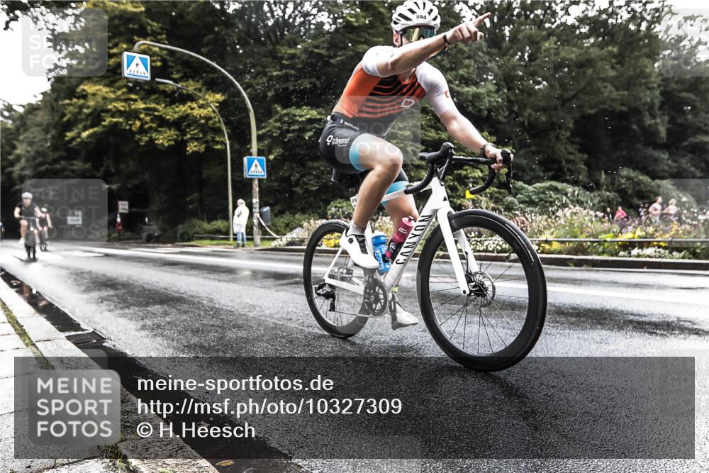 13.09.2026 - Stadtparktriathlon H.Heesch http://msf.ph/oto/10327309 13.09.2026 11:51:22 Radfahren 823, 894, 1800 meine-sportfotos.de