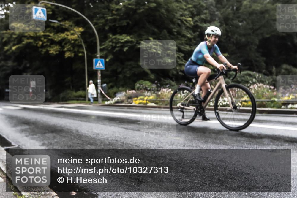 13.09.2026 - Stadtparktriathlon H.Heesch http://msf.ph/oto/10327313 13.09.2026 13:01:50 Radfahren 1280, 1349, 1368 meine-sportfotos.de