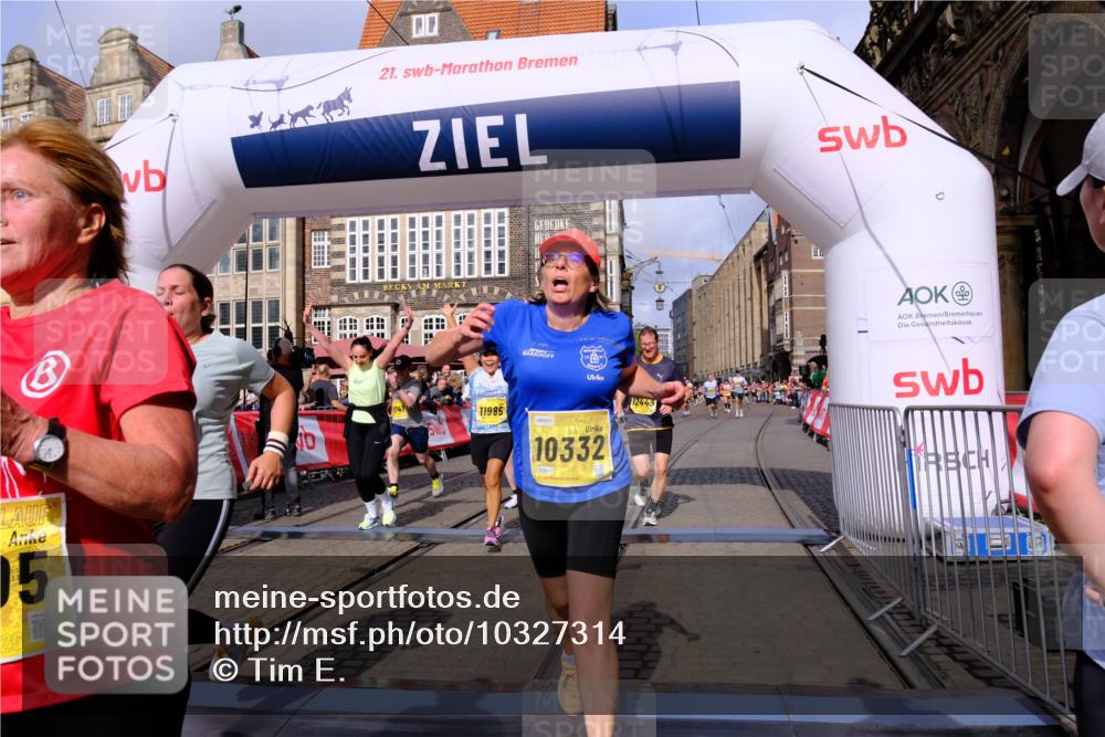 13.09.2026 - 21. swb-Marathon Bremen Tim E. http://msf.ph/oto/10327314 13.09.2026 11:01:58 Ziel 10181, 10251, 10332, 10497, 11075, 11150, 11305, 11324, 11412, 11413, 11479, 11486, 11550, 11551, 11666, 11668, 11747, 11798, 11985, 11986, 12379 meine-sportfotos.de